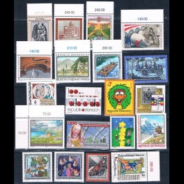 http://morawino-stamps.com/sklep/9195-thickbox/austria-osterreich-rocznik-2000.jpg